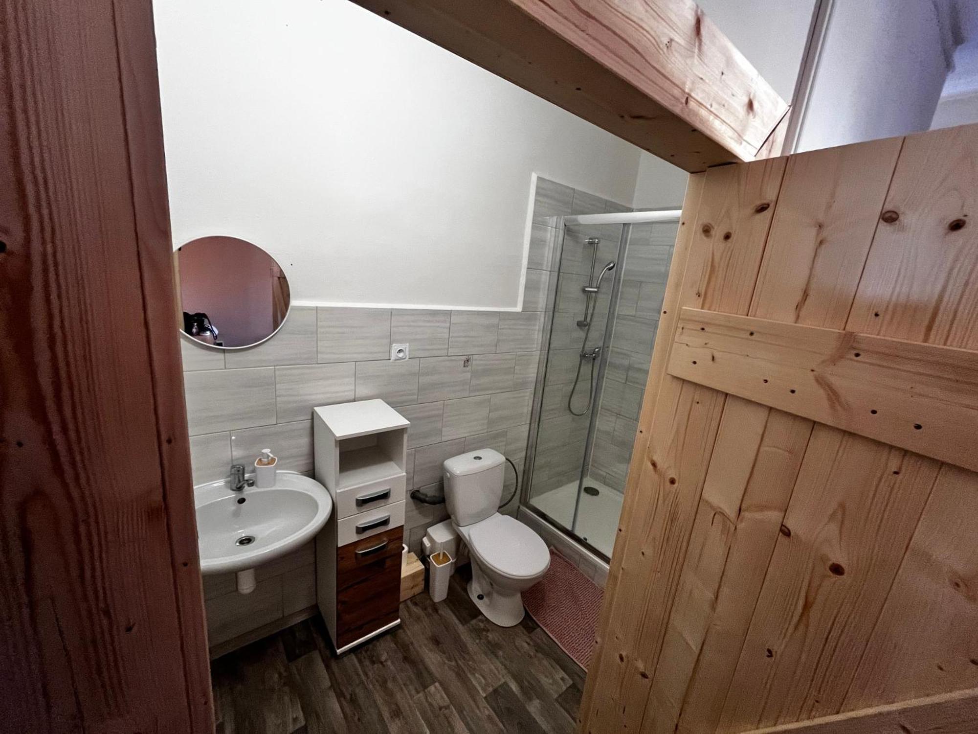 Restaurace A Penzion Vlci Jama Horni Blatna Luaran gambar