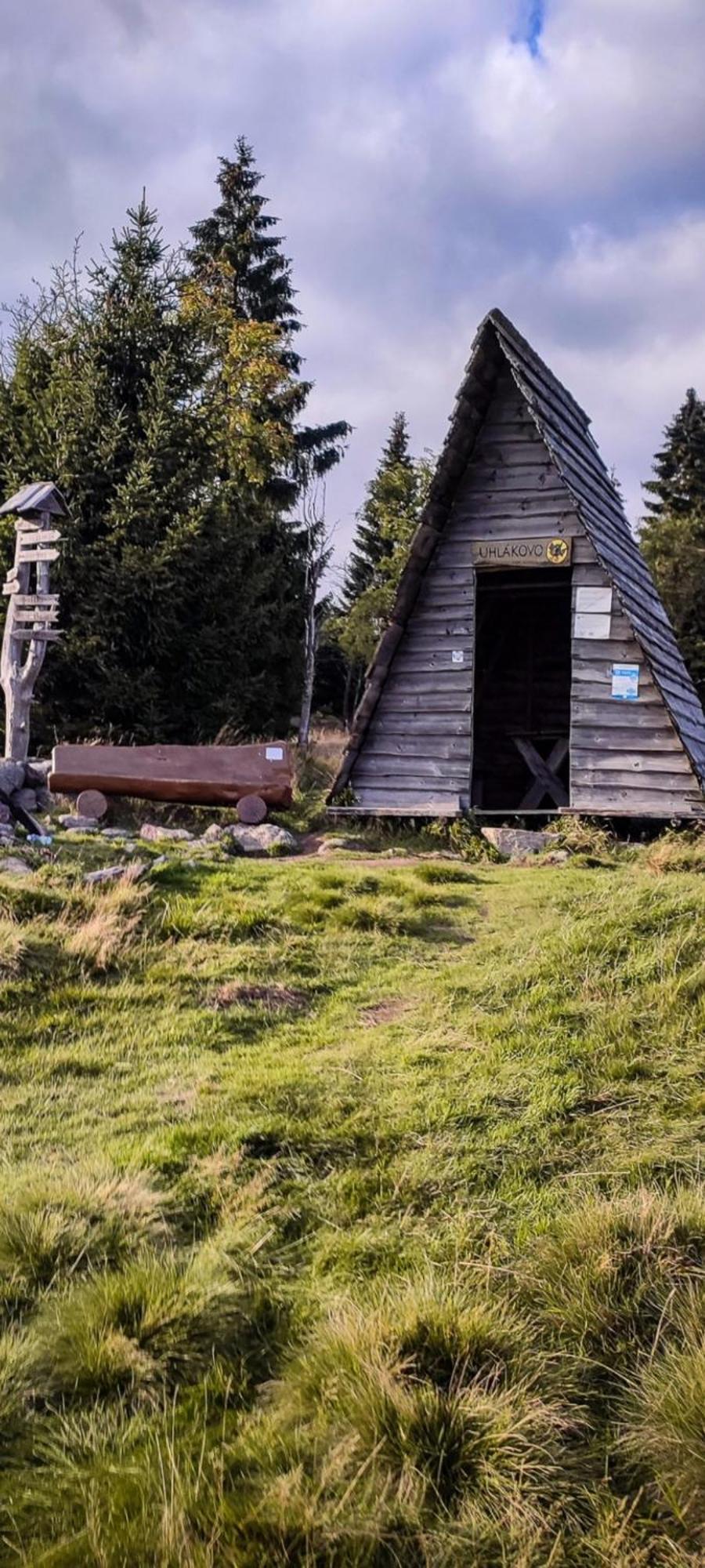 Restaurace A Penzion Vlci Jama Horni Blatna Luaran gambar